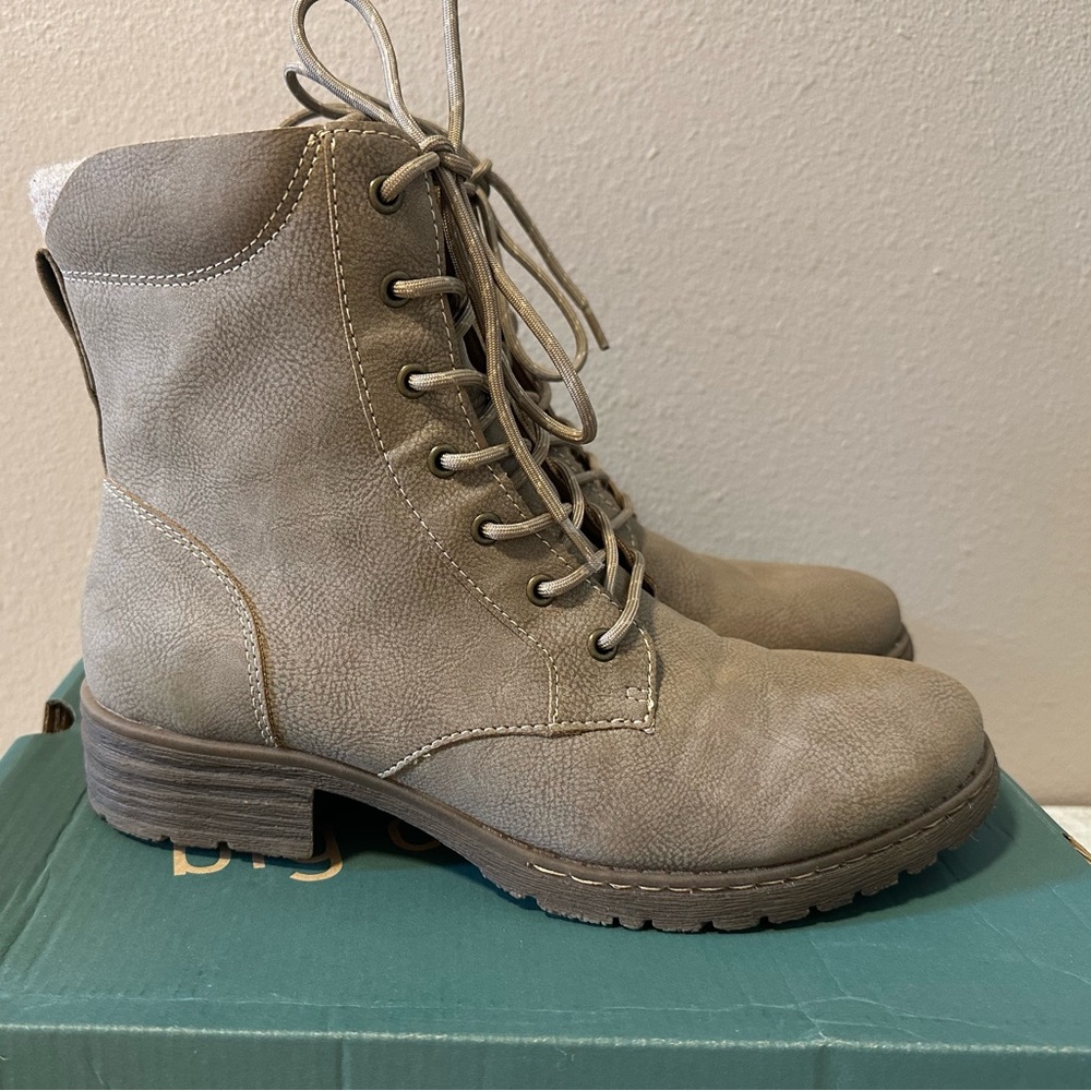 B.O.C. Claudia Nubuck Boot in Taupe - NIB